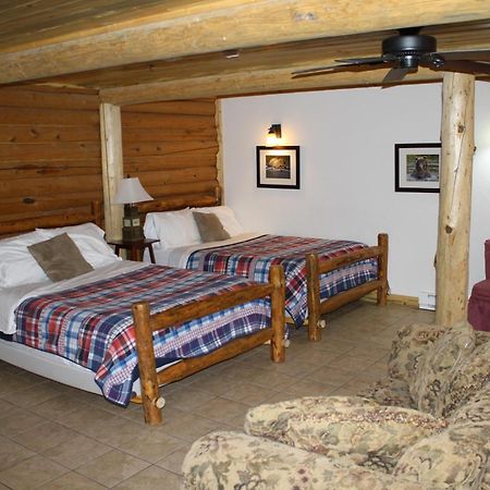 Wapiti Lodge Room photo