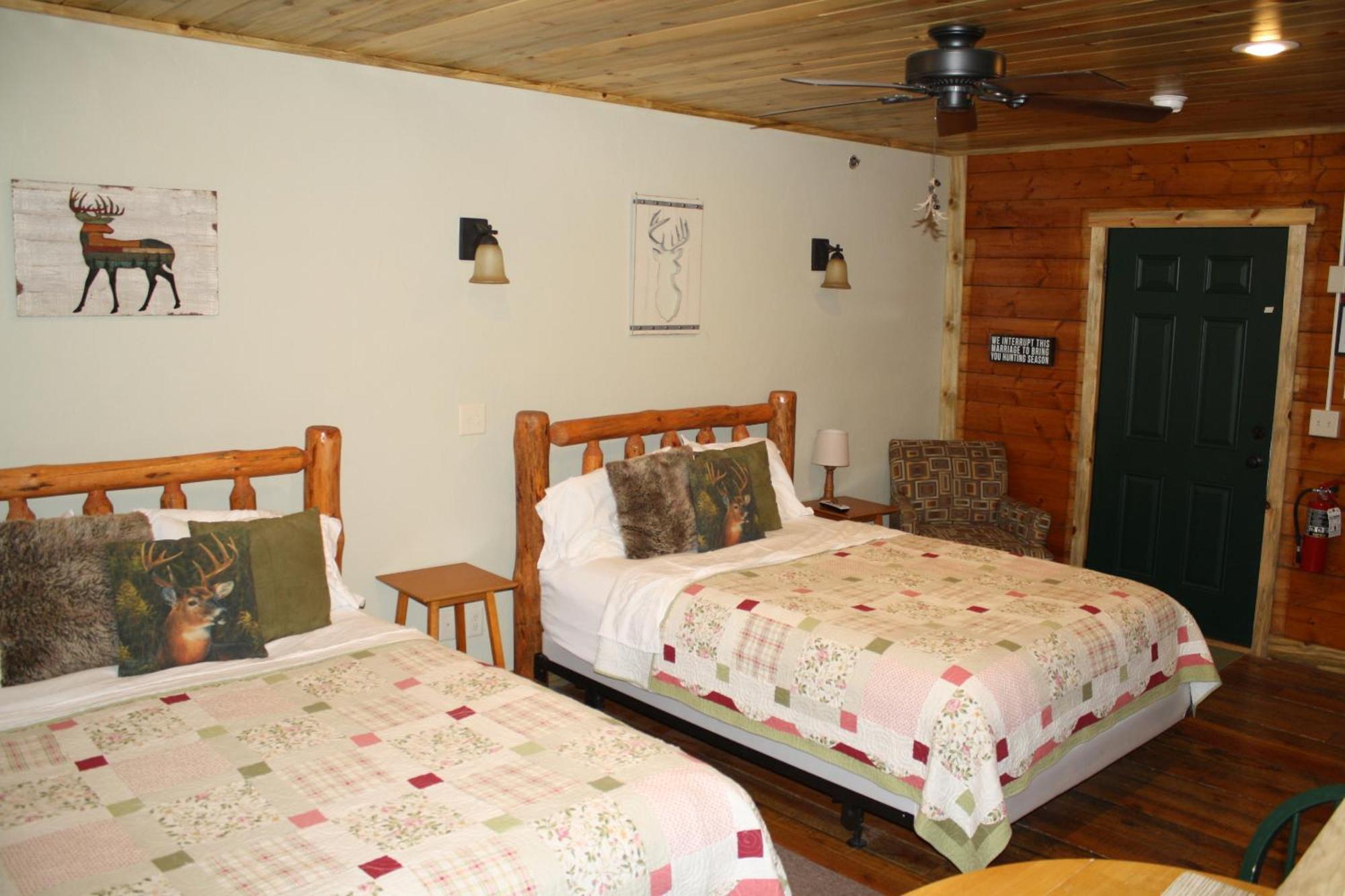 Wapiti Lodge Room photo