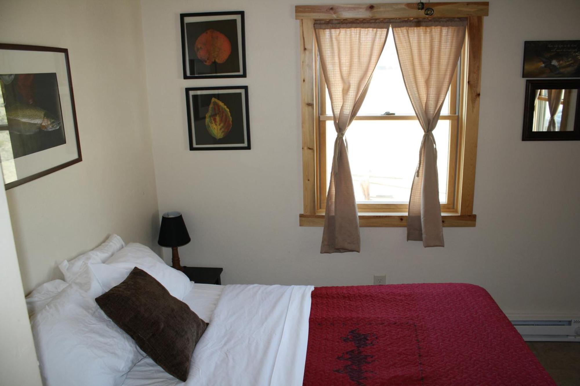 Wapiti Lodge Room photo