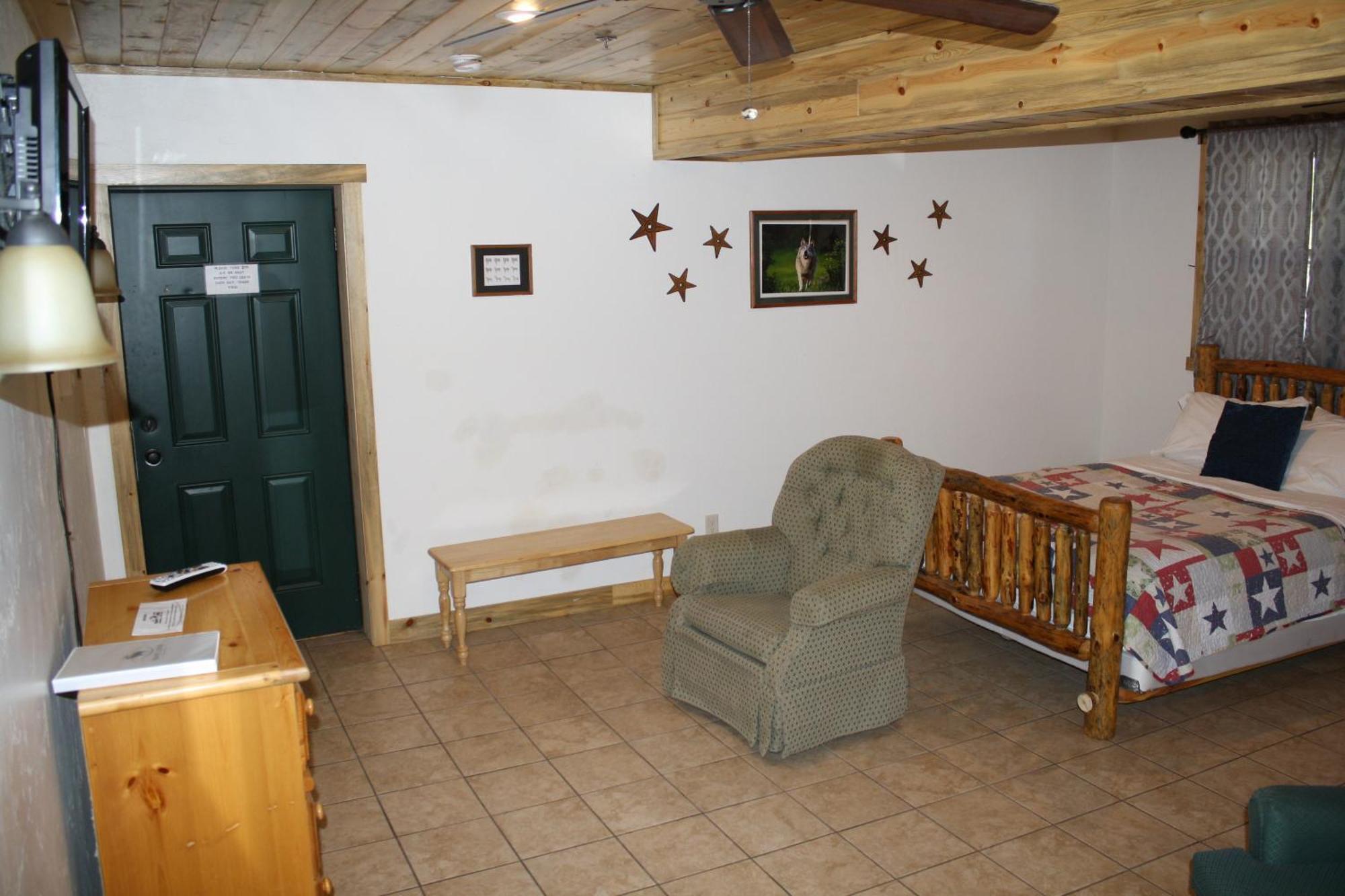 Wapiti Lodge Room photo