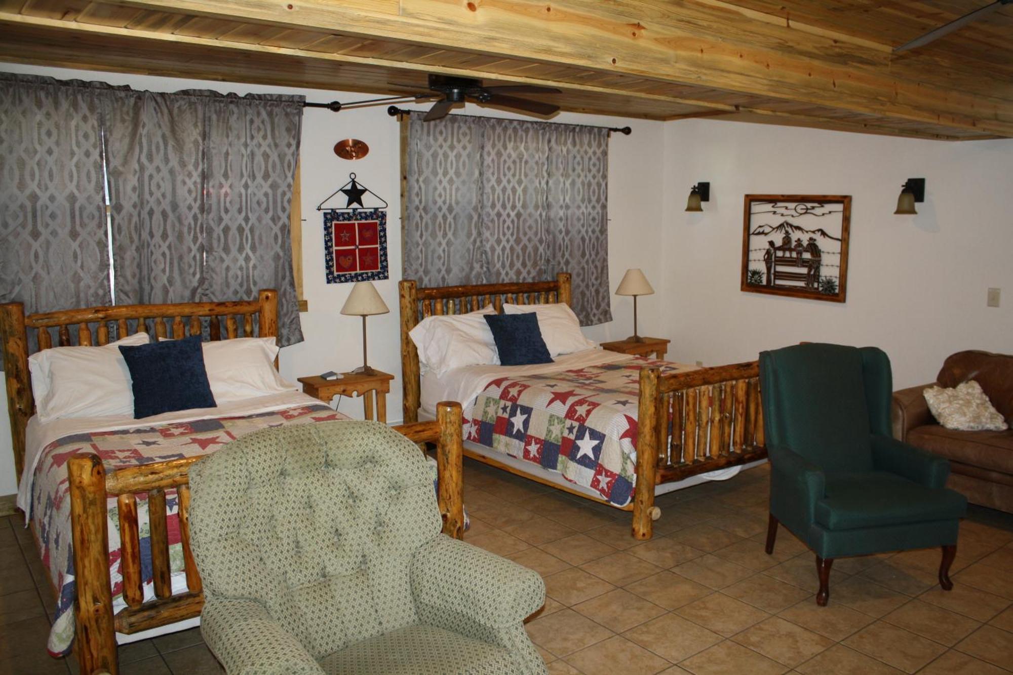 Wapiti Lodge Room photo