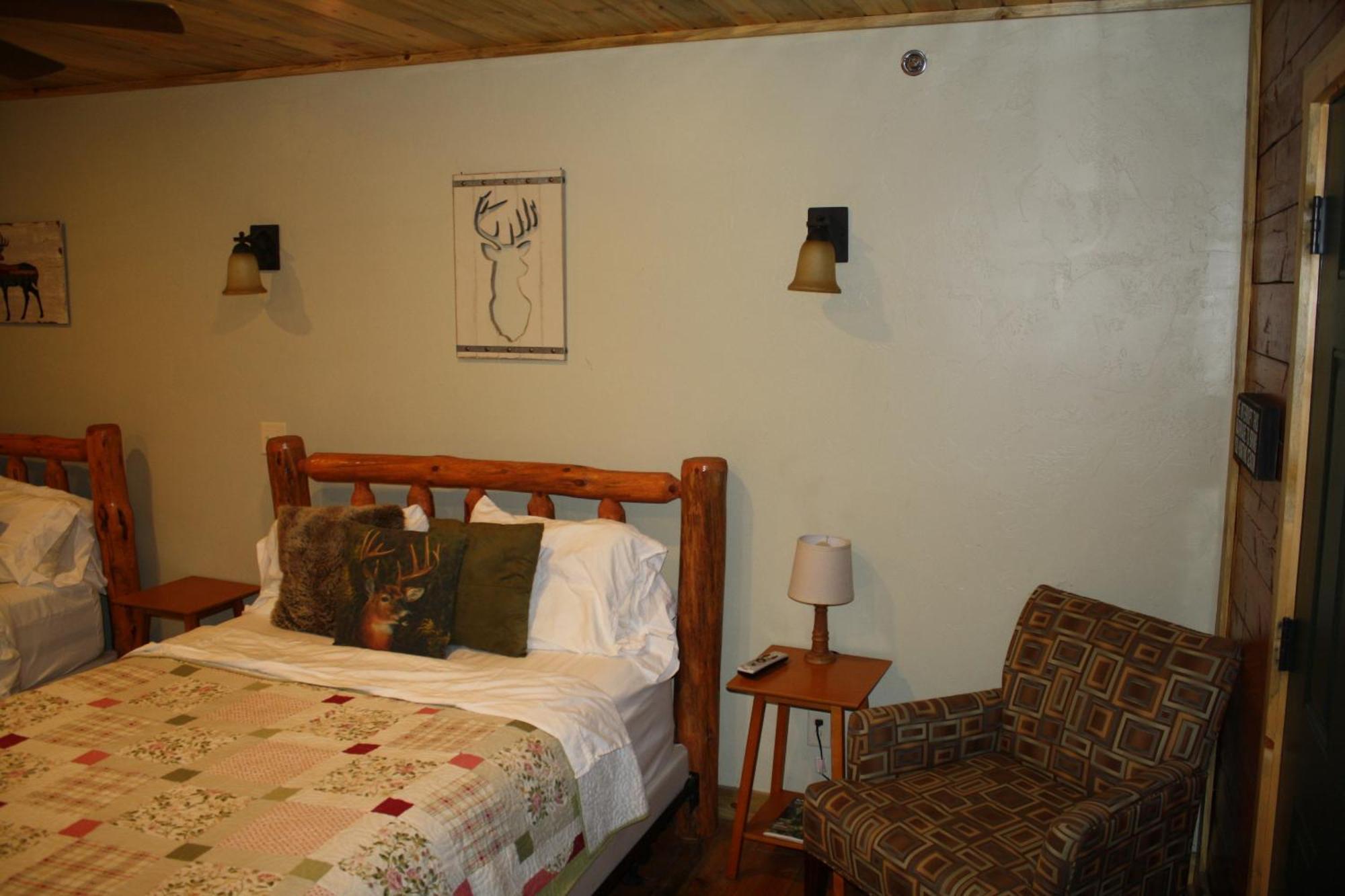 Wapiti Lodge Room photo