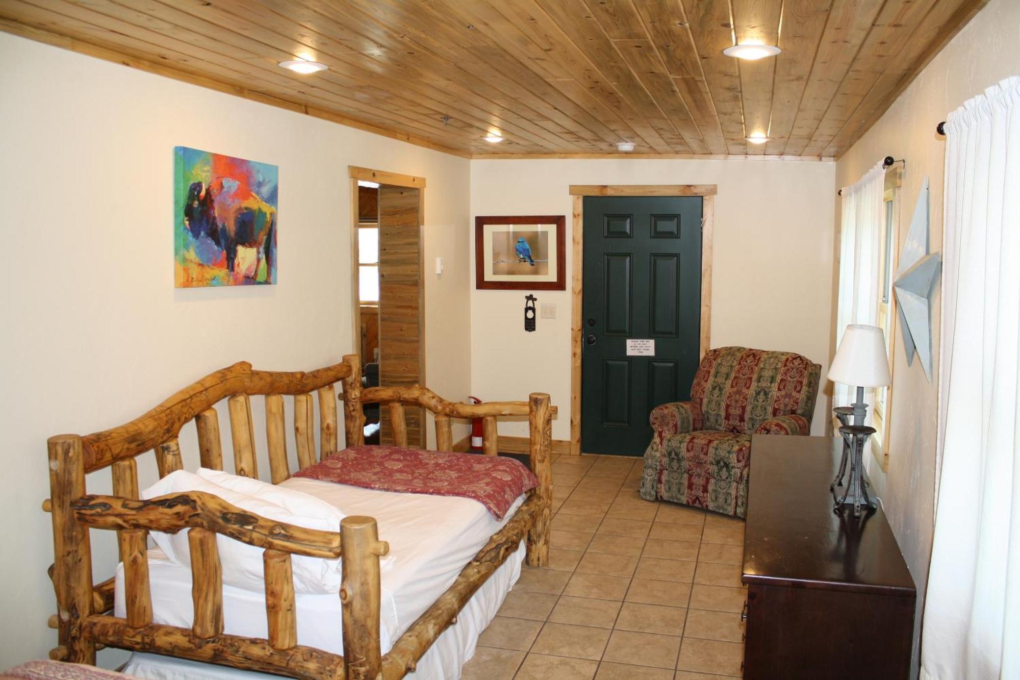 Wapiti Lodge Room photo