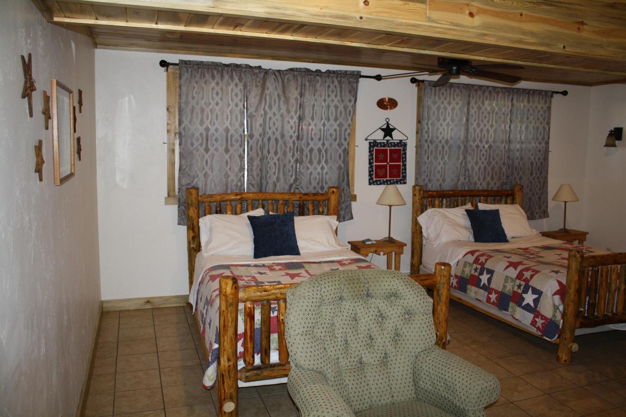 Wapiti Lodge Room photo